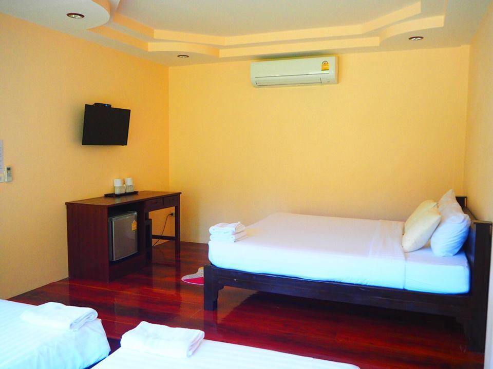 Bansuansiriwat Hotel Ban Tak Bagian luar foto